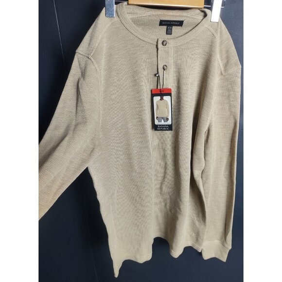 Banana Republic Men’s Beige Long Sleeve Henley Shirt Knit Casual NWT - Picture 3 of 11